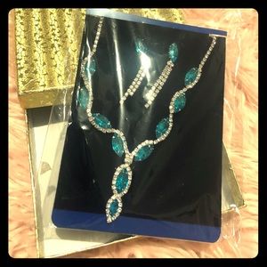 Green elegant necklace